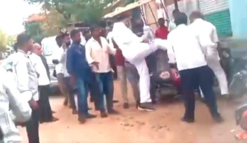 Congress MP Candidate Brother attacked on Voter in Zaheerabad Lok Sabha AKP