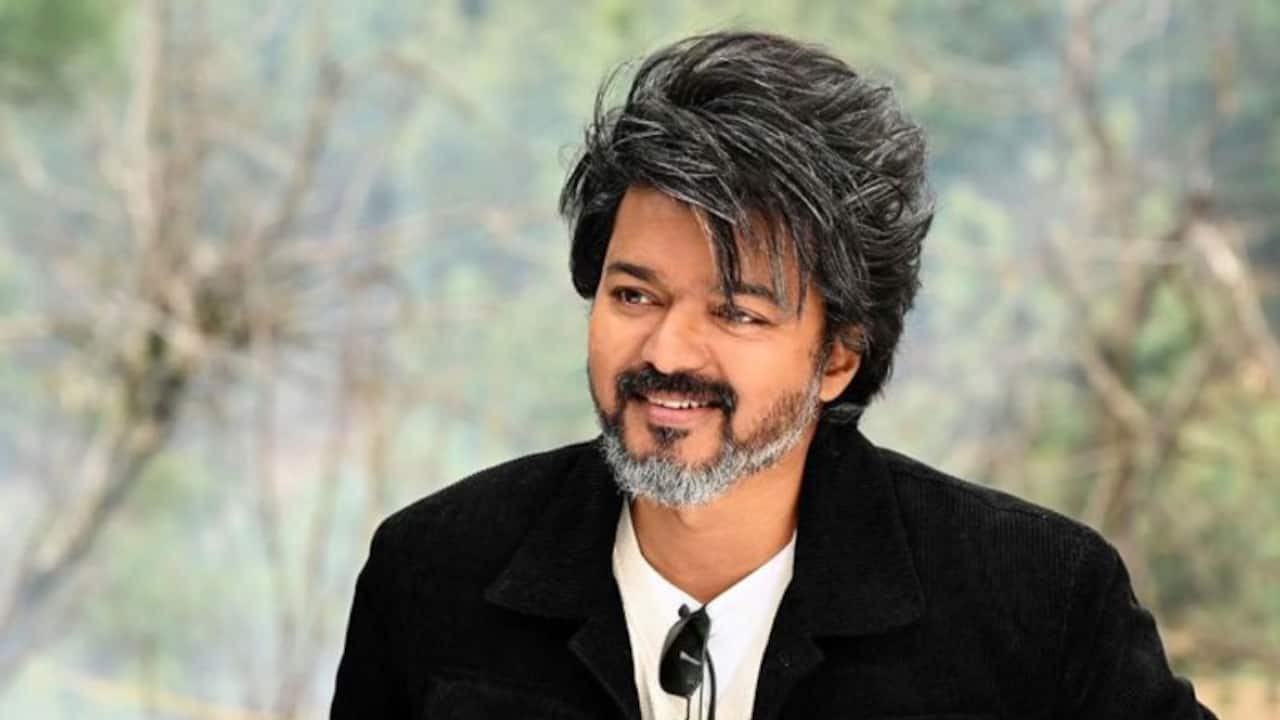 मूवी इंडस्ट्री छोड़ राजनीति की तैयारी में थलापति विजय! ये सेलेब्स भी आजमा चुके पॉलिटक्स में हाथ
