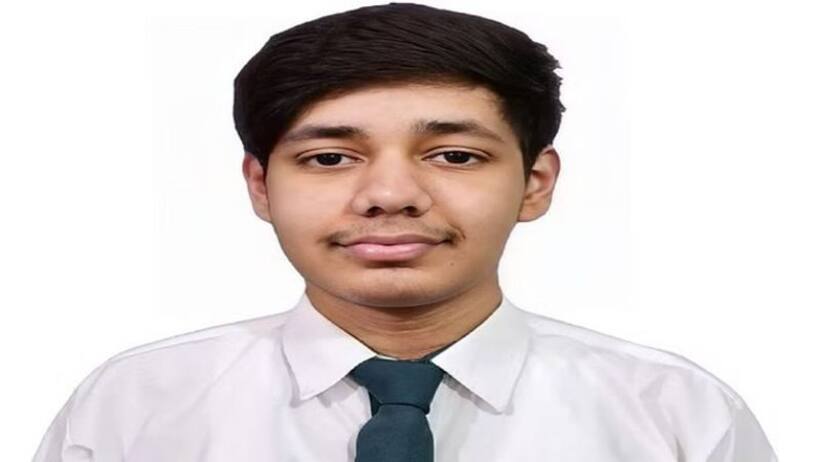 सीबीएसई बोर्ड 2024 के 12वीं के रिजल्ट में नोयडा प्रयागराज रीजन के टॉपर्स का देखें स्कोर नंबर देख रह जाएंगे दंग