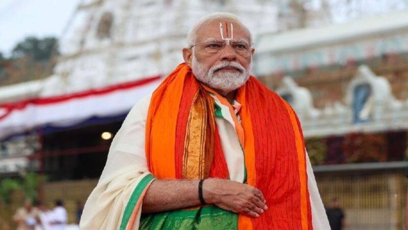 lok sabha election bjp mp candidate narendra modi files his nomination from varanasi suh