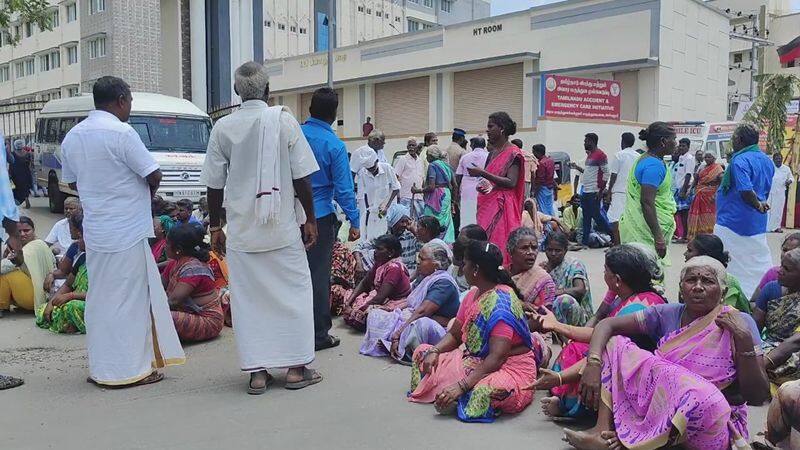 People protest against government doctors at medical college hospital in ariyalur vel