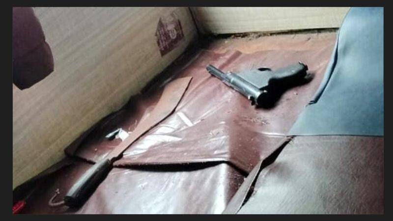 gun and powerful weapon rescued from government bus in tirunelveli vel