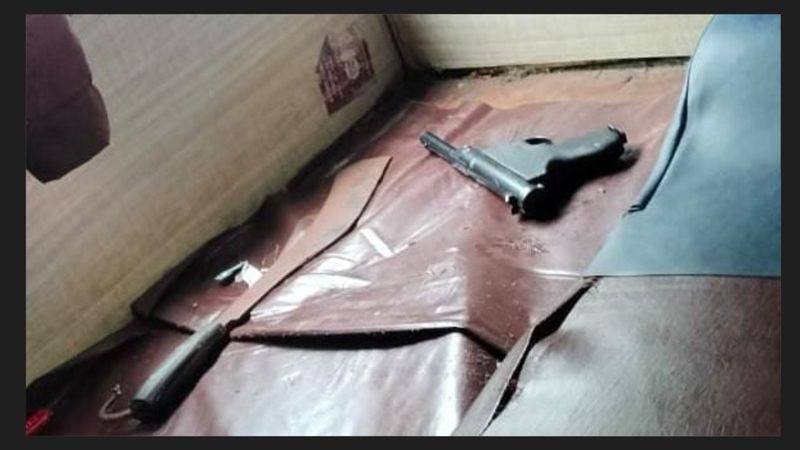 gun and powerful weapon rescued from government bus in tirunelveli vel