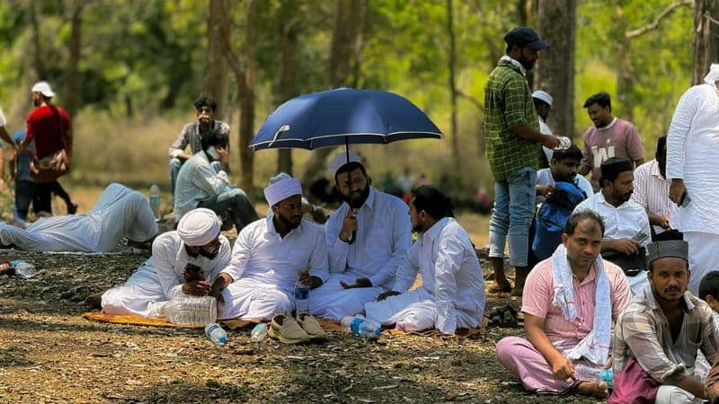 tale of a  secular pilgrimage in Gundara Maqam Nagarhole tiger reserve  Hazrath Sayyid Bari Rahmathullaah Darga 