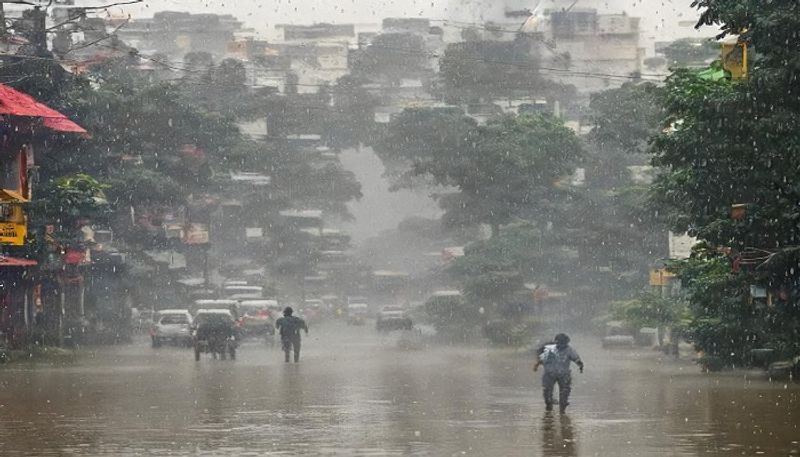 IMD issues moderate rainfall alert to Karnataka for 7 days; Bengaluru gets Yellow alert vkp