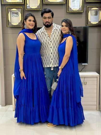 <p>युटुबर अरमान मलिक अपने ब्लॉग से ज्यादा अपनी दो बीवियों की वजह से चर्चा में रहते हैं। और इसकी वजह है तीनों की शानदार बॉन्डिंग।</p>
