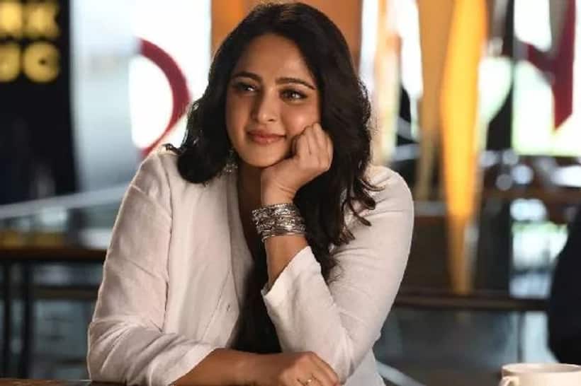 అనుష్క శెట్టి  హైట్ గురించి కామెంట్స్ చేసిన స్టార్ హీరోలు ఎవరో తెలుసా?