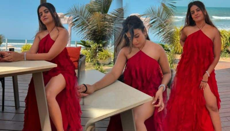 Serial Actress, Biggboss fame Namratha Gowda in Red gown, looks gorgeous in bold look Vin