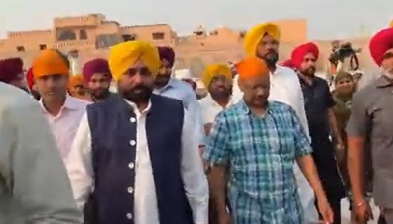 Amid Swati Maliwal row, Delhi CM Arvind Kejriwal offers prayers at Amritsar's Golden Temple (WATCH) gcw