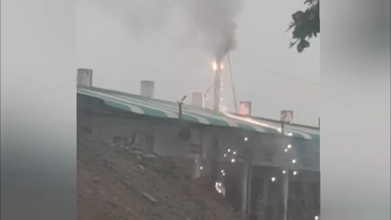 fire accident at jayankondam bus stand because of electric shock in ariyalur vel