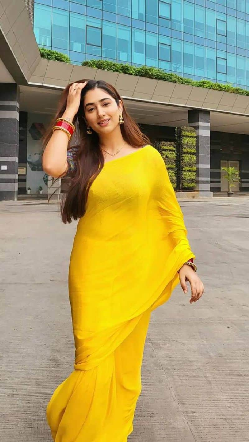  Disha Parmar latest saree look in summer 2024 xbw