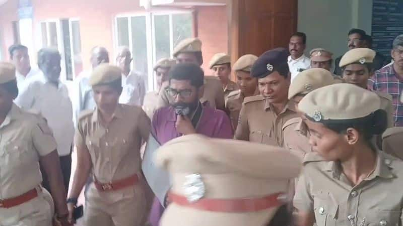 madurai court granted to tn police for 2 days police custody on savukku shankar vel