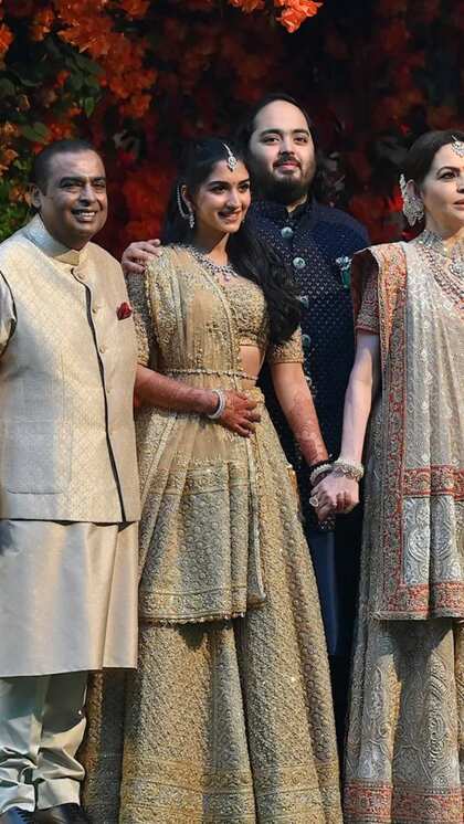 <p>अनंत अंबानी के प्री वेडिंग फंक्शन में लगभग 800 से ज्यादा वीवीआईपी मेहमान शामिल होंगे। जिस शिप गेस्ट शामिल होंगे वो माल्टा से मनाया गया है,जिसका नाम सेलिब्रिटी एसेंट हैं।</p>
