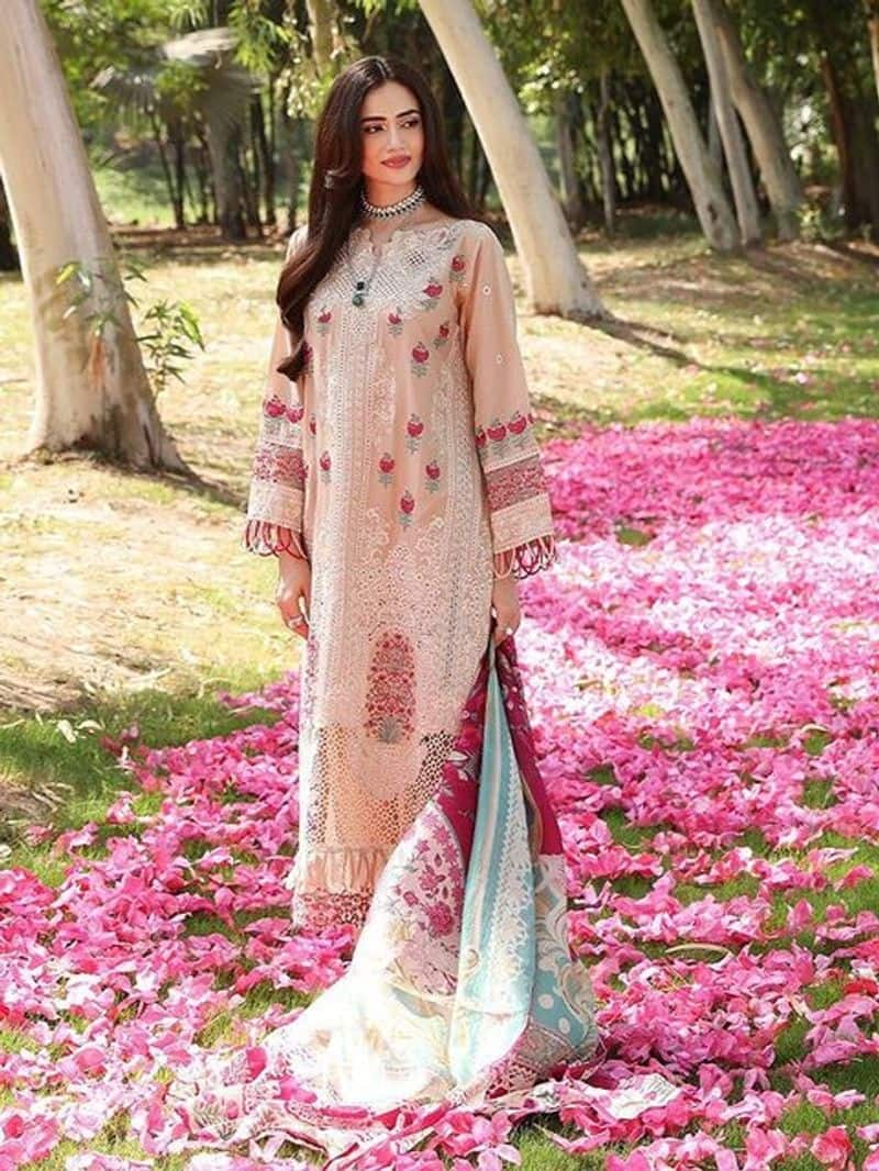 Sana Javed 8 Pakistani suit  Karachi kurta set zkamn