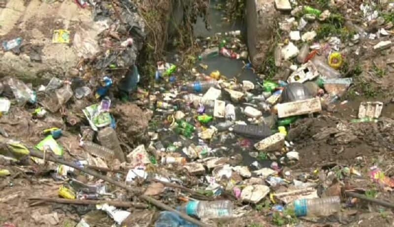 Chamarajanagar stinks from garbage in the rain gvd