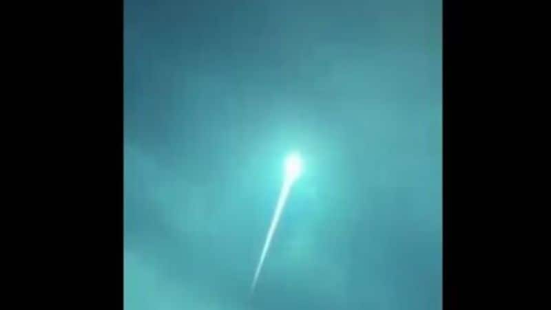 night sky turned to blue and green viral video european space agency explain it as small piece of comet not a meteor