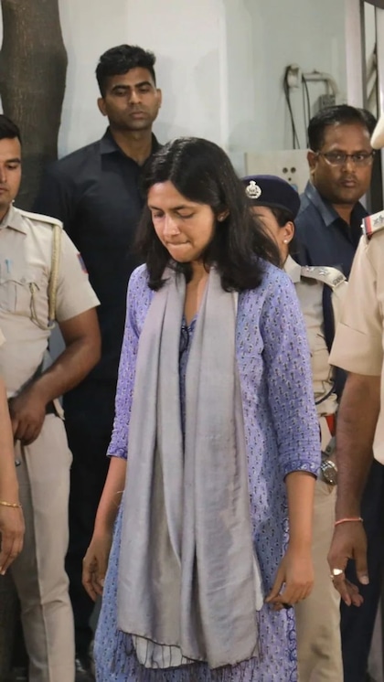 <p>यहां सवाल यह है कि आखिर स्वाती मालीवाल ने ऐसा क्या बयान दे दिया कि दिल्ली पुलिस फटाफट कार्रवाई में जुट गई। आइए जानते हैं कि क्या  है CRPC की धारा 164। इस बयान का क्या है मतलब।<br />
 </p>
