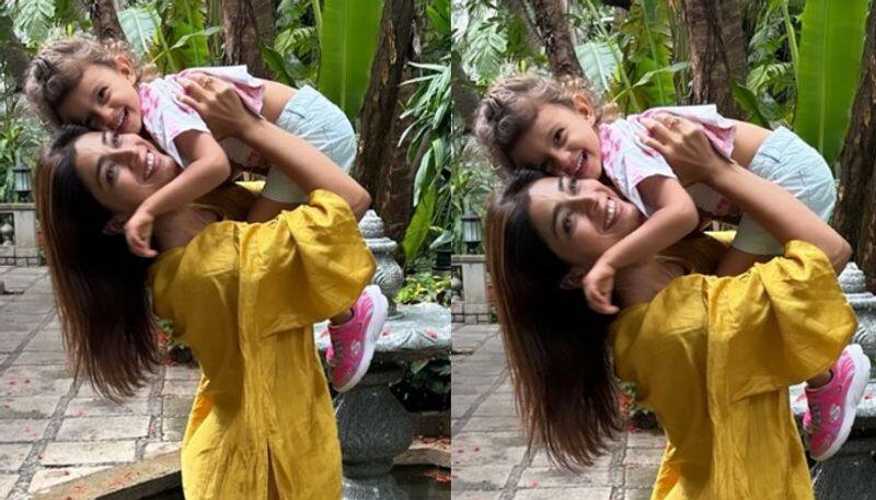 Shriya Saran spends Sunday morning with her daughter Radha; shares adorable pictures [PHOTOS] ATG