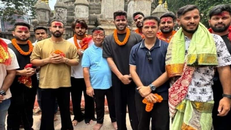 KKR Players Visited Maa Kamakhya Temple in Guwahati ahead of First Qualifier against Sunrisers Hyderabad at Ahmedabad rsk