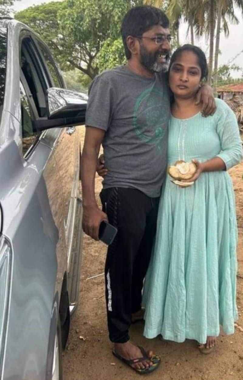 Savukku Shankar and Anchor Malathi phots goes viral on social media Rya