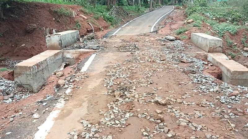 newly constructed road damaged at summer rain in dindigul district vel