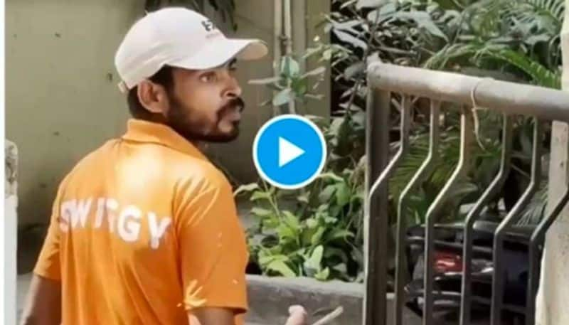 This swiggy delivery boy s praised in social media mrq