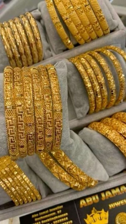 <p>22 कैरेट गोल्ड प्रति 10 ग्राम -68440 रुपए<br />
24 कैरेट गोल्ड प्रति 10 ग्राम-  74650 रुपए</p>
