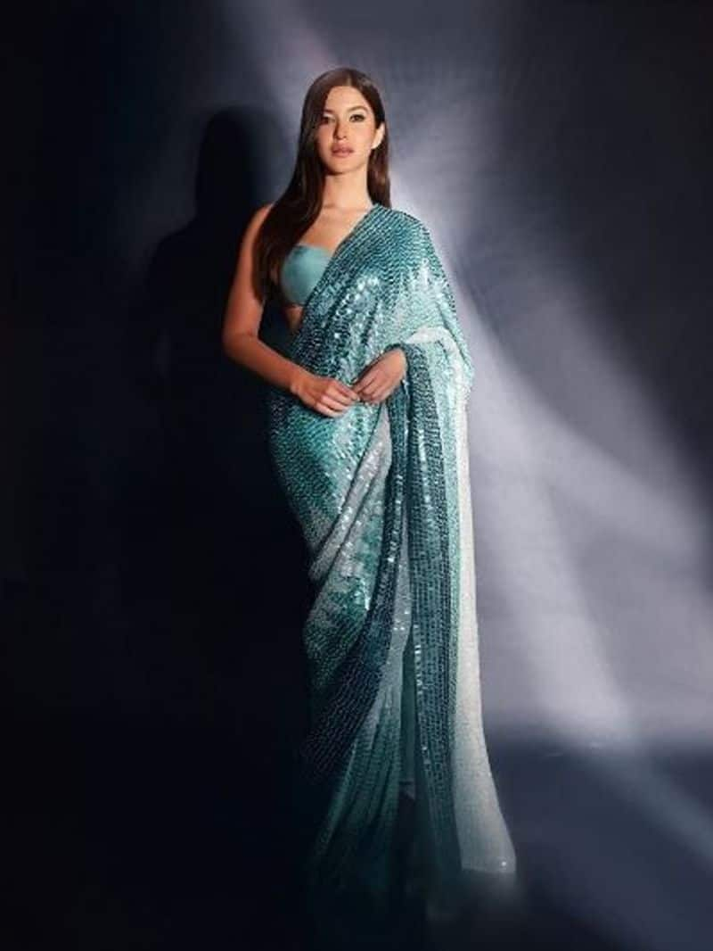 Shanaya Kapoor latest saree look  zkamn