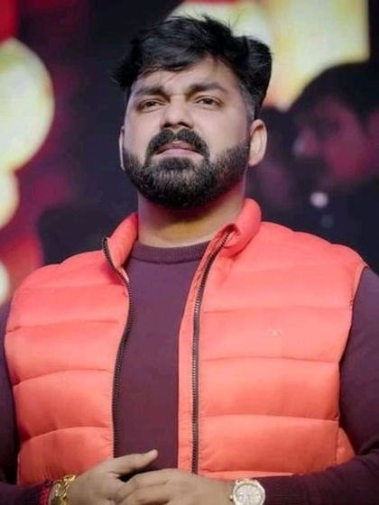 <p>पवन सिंह को बचपन से ही सिंगर बनने का शौक था इसलिए पढ़ाई ज्यादा नहीं किया।  उन्होंने साल 2004 में बिहार संस्कृत शिक्षा बोर्ड से सिर्फ दसवीं पास किया है।</p>

<p> </p>

<p> </p>
