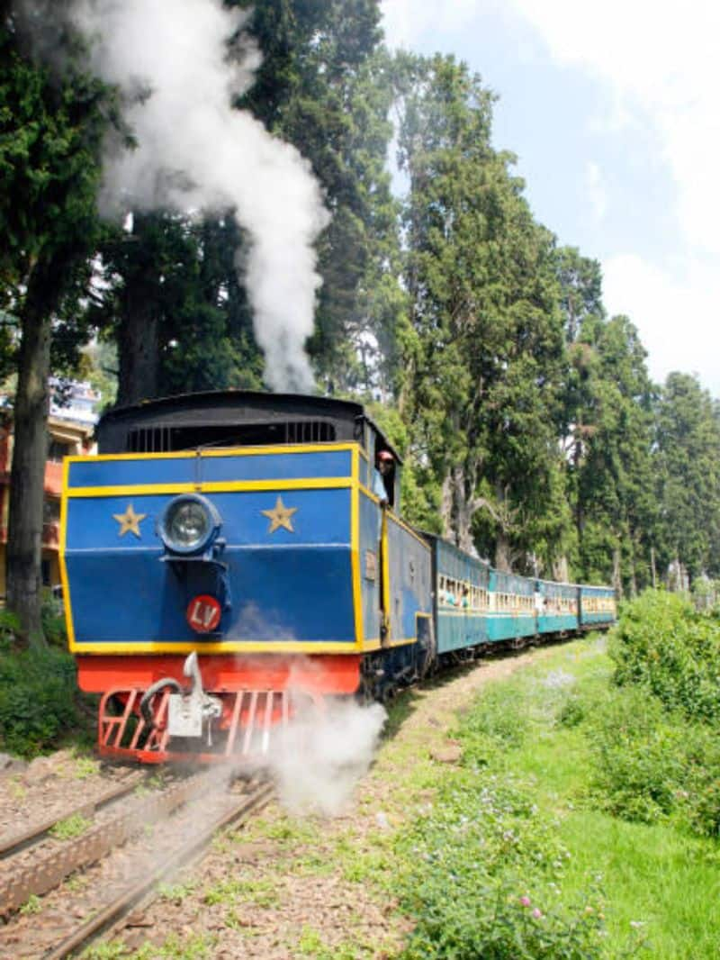 Explore the 5 most scenic toy trains of India NTI