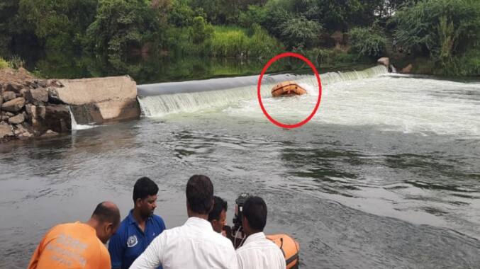 Akole Pravara river boat accident