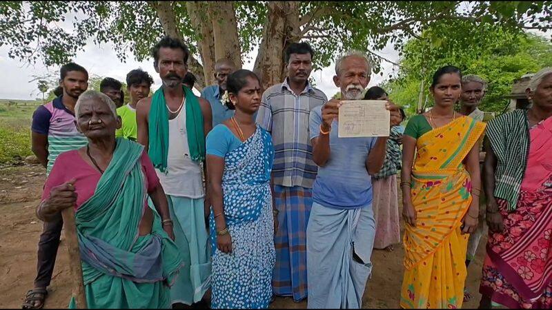 village people protest against government servant for land acquisition issue in dindigul vel