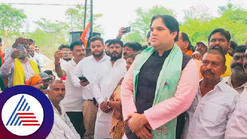 Uttara pradesh Lok sabha election 2024 live update Varun campaigning for his mother menaka gandhi without mentioning BJP  Modi's name rav