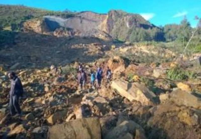 Over 100 people estimated dead as massive landslide hits Papua New Guinea village (WATCH) snt