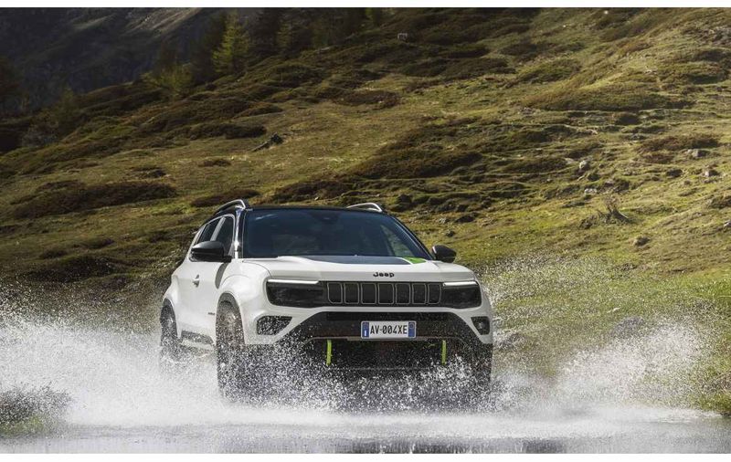 Jeep Avenger 4xe revealed with AWD and hybrid powertrain 