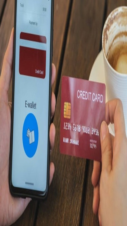 <p>कार्ड रीडर या कीपैड पर संदिग्ध अटैचमेंट के लिए ATM की जाँच करें। स्किमर्स आपके कार्ड की जानकारी चुरा सकते हैं।</p>
