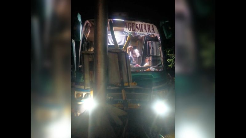 tourist bus driver death at chest pain while mid of travel in kallakurichi vel