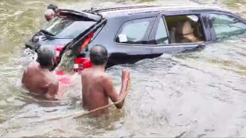 Car Went Astray from the Google Map and fell into the Creek in Kerala grg