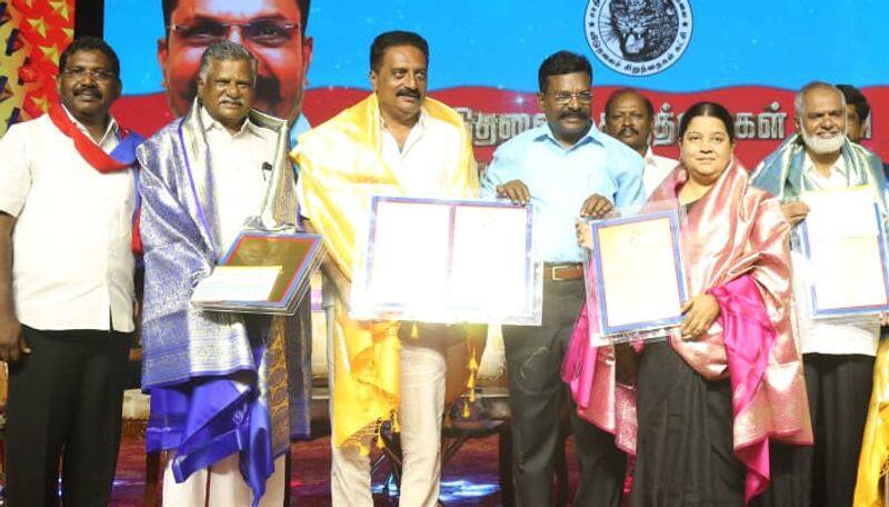 VCK Party Leader presented Ambedkar Sudar award to actress prakash raj ans