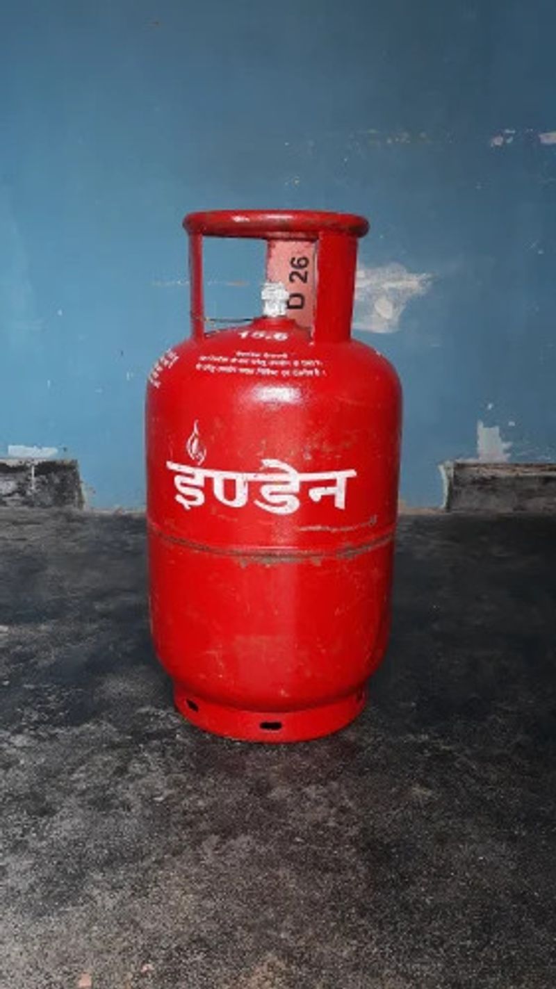 Gas Cylinder Safety: Importance of Expiry Date and How to Book a Gas Cylinder sns