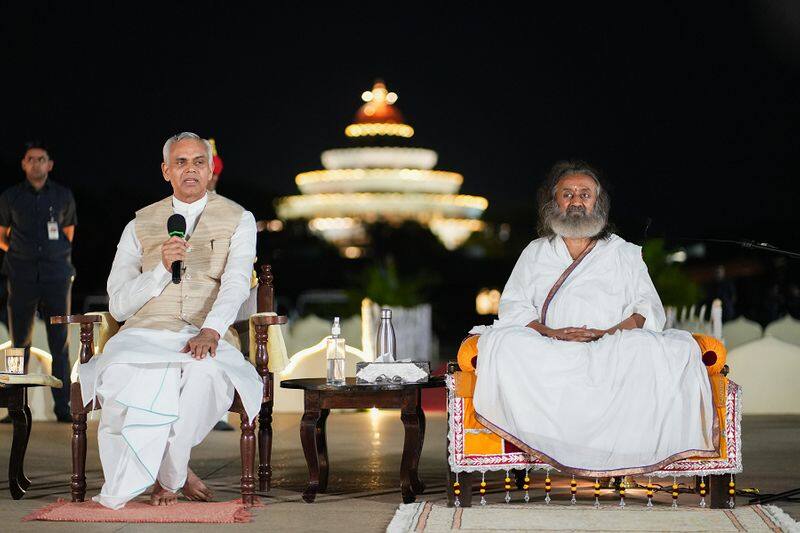 Gujarat Governor Acharya Devvratmet Sri Ravi Shankar Guruji gvd