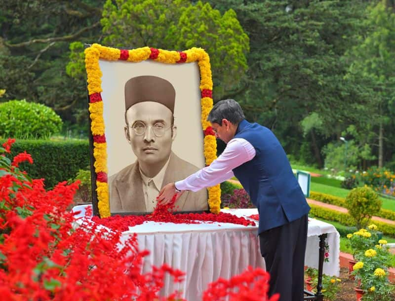 Governor Ravi paid floral tributes on the occasion of Savarkar birthday KAK