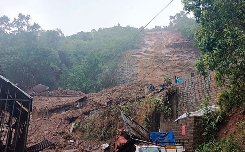 13 dead as stone quarry collapses due to heavy rains Many missing in Mizoram akb