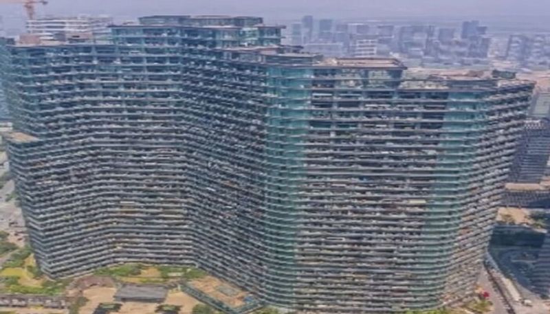 30 thousand people live in this single apartment residential building in china  hangzhous regent international apartment in tamil mks