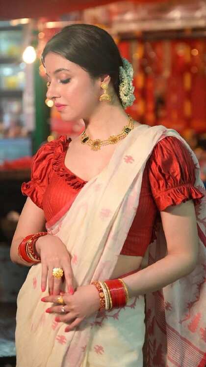 शॉर्ट पफ स्‍लीव्‍ज