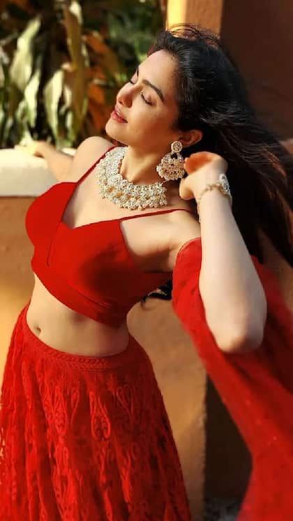 Slay with Adah Sharma's Blouse Designs