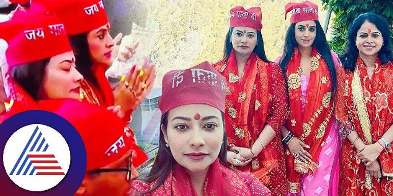 Golden Star Ganesh wife Shilpa Ganesh visits Vaishno Devi Mandir pav