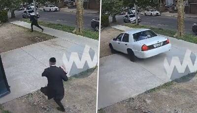 Caught on camera: Pakistani cab driver attempts to run over Jewish students, Rabbi in NY's Brooklyn (WATCH)