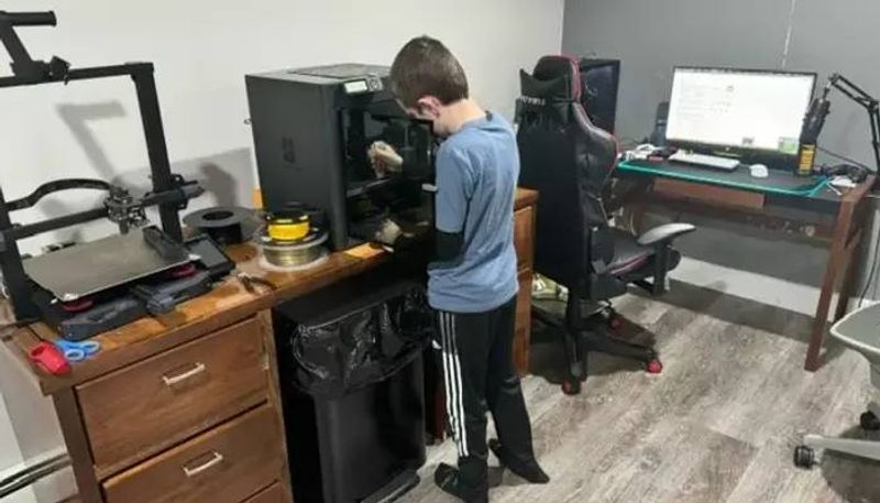 Jacob Heitmann 10 year boy earns lakhs by 3D printing side business 