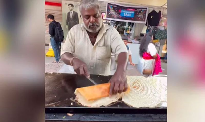 Rajinikanth Style Dosas, Mumbai Street Vendors Skills Go Viral Vin